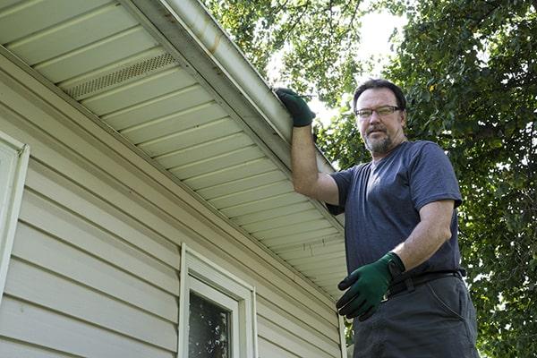 team at Gutter Cleaning of Bartow